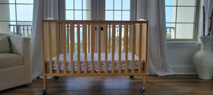 Full Sized Baby Crib w/sheet & mattress cover